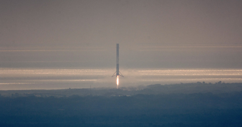 Drone footage provides Amazing view of SpaceX’s successful Rocket landing Drone footage provides Amazing view of SpaceX’s successful Rocket landing