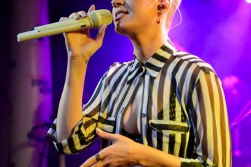 Katy Perry breaks down in tears as she pays tribute to Manchester victims at intimate London gig