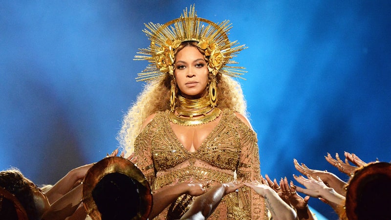 Warm Minimalism Interior Design TRENDS 2022