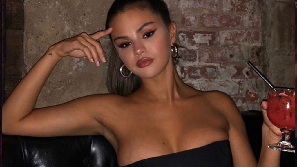 Selena Gomez deletes Most Liked Instagram after Plastic Surgery Rumors Selena Gomez deletes Most Liked Instagram after Plastic Surgery Rumors